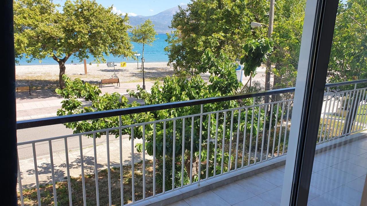 Nafpaktos Beach House Sea View Apartment First Floor Екстер'єр фото