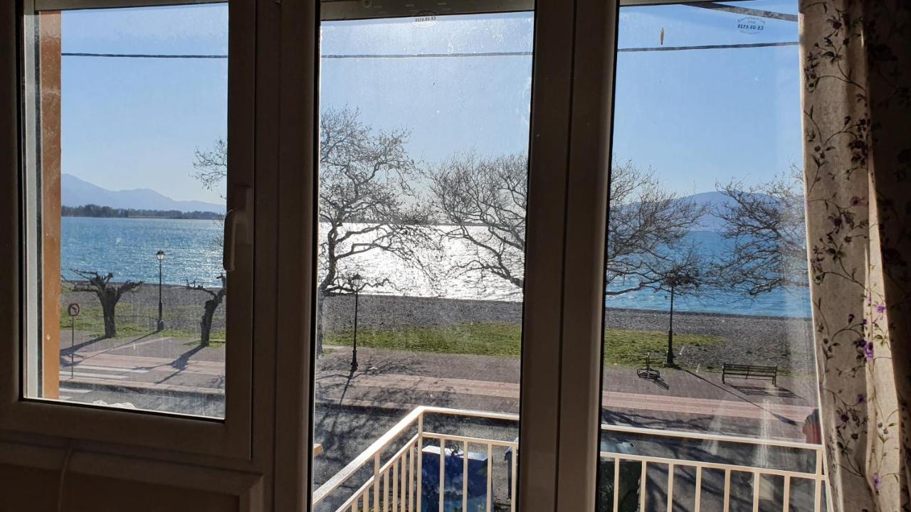 Nafpaktos Beach House Sea View Apartment First Floor Екстер'єр фото