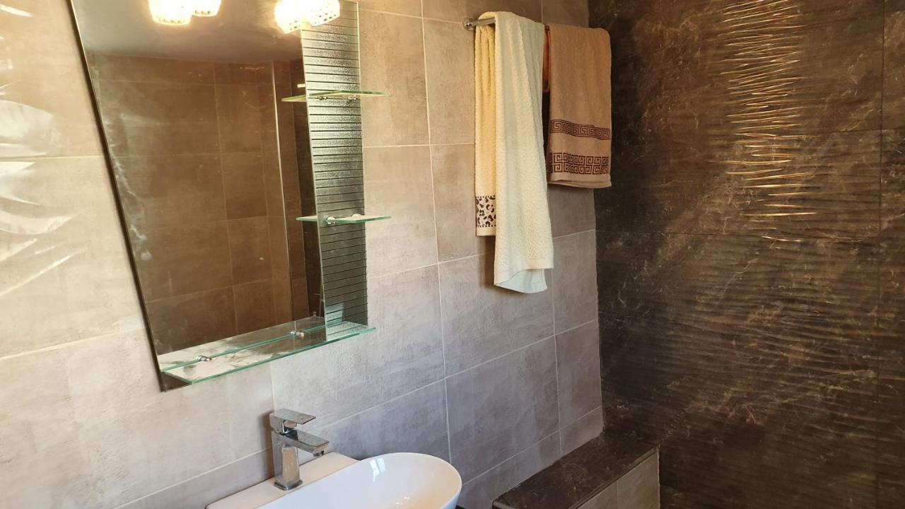 Nafpaktos Beach House Sea View Apartment First Floor Екстер'єр фото