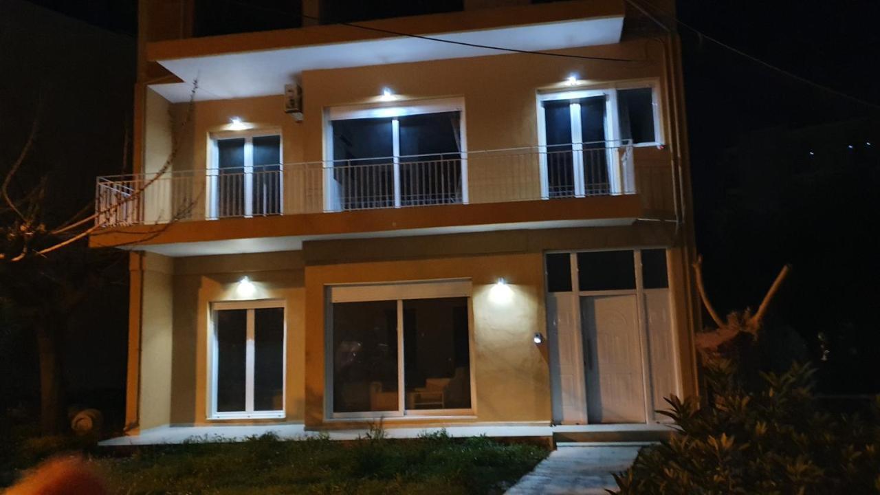 Nafpaktos Beach House Sea View Apartment First Floor Екстер'єр фото