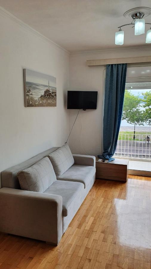 Nafpaktos Beach House Sea View Apartment First Floor Екстер'єр фото