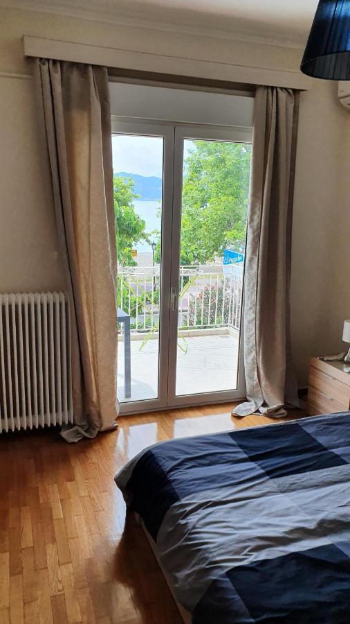 Nafpaktos Beach House Sea View Apartment First Floor Екстер'єр фото